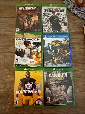 Xbox One Call of Duty WWII - Black/Green Case